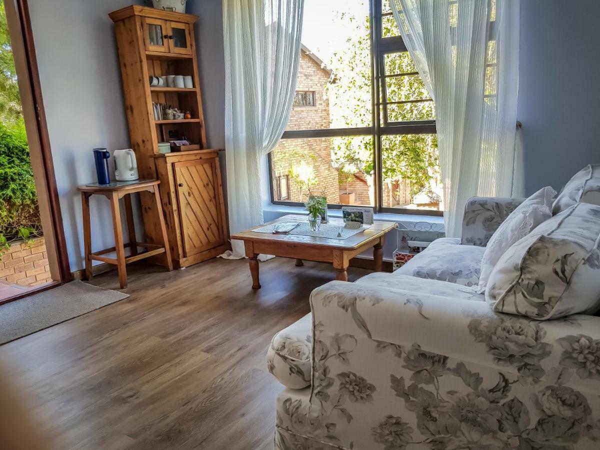 Jenny'S Guest House Grahamstown Εξωτερικό φωτογραφία