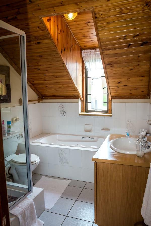 Jenny'S Guest House Grahamstown Εξωτερικό φωτογραφία